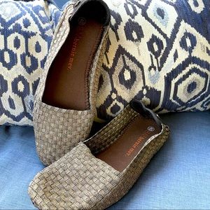 bernie mev. Women’s Woven Flats NWOT